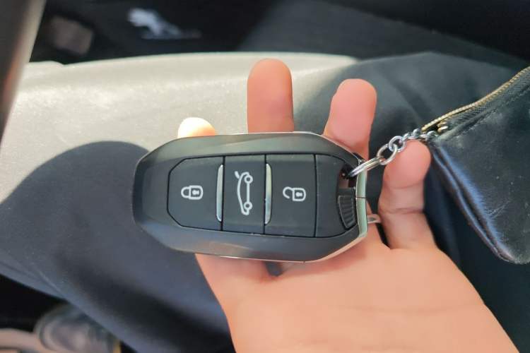 Used Peugeot 5008 2017 380THP 7-Seater Elite Edition Vehicle Key
