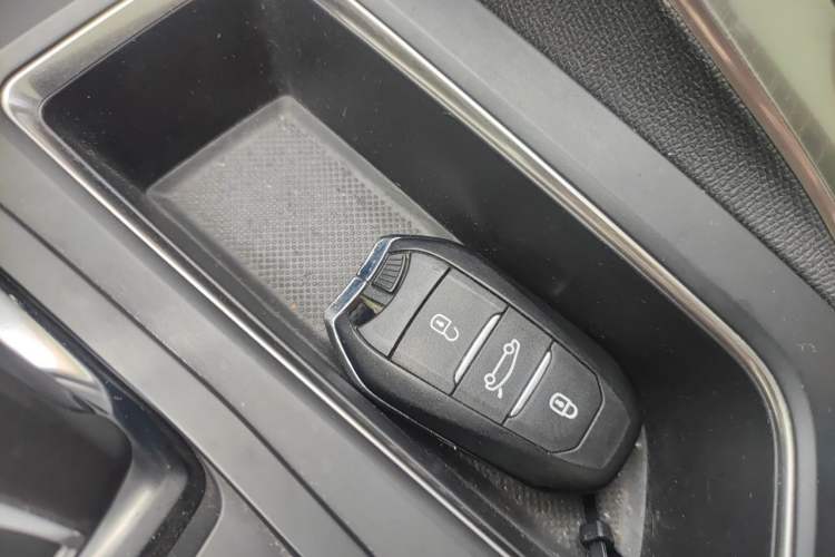 Used Peugeot 5008 2017 380THP 7-Seater Elite Edition Vehicle Key