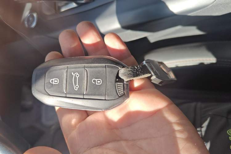 Used Peugeot 5008 2017 380THP 7-Seater Elite Edition Vehicle Key