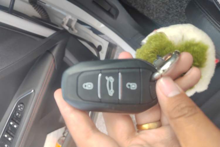 Used Peugeot 5008 2017 350THP 7-Seater Boundless Edition Vehicle Key