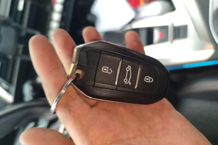 Used Peugeot 5008 2017 350THP 7-Seater Elite Edition Vehicle Key