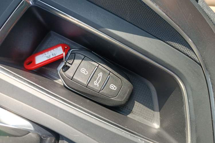 Used Peugeot 5008 2017 380THP 7-Seater Luxury GT Edition Vehicle Key