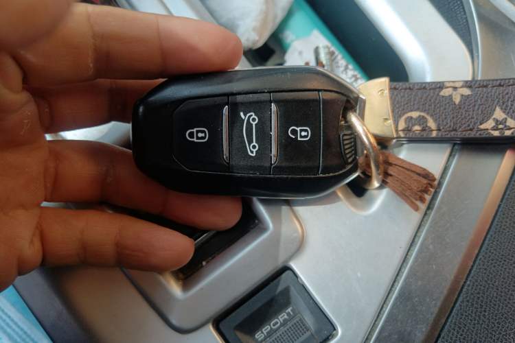 Used Peugeot 5008 2017 380THP 7-Seater Boundary-Free Edition Vehicle Key
