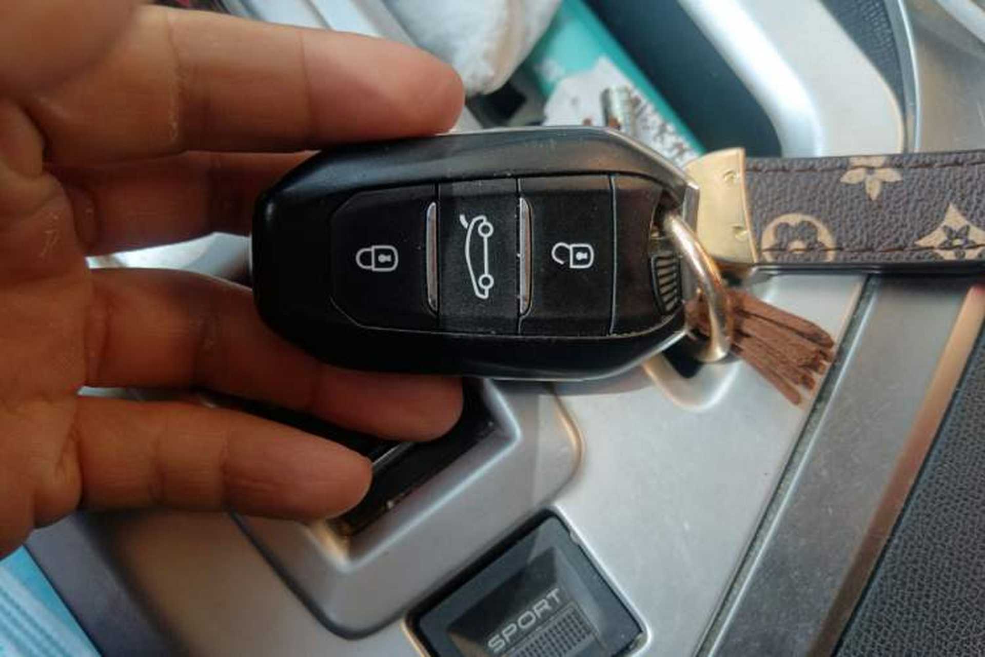 Used Peugeot 5008 2017 380THP 7-Seater Boundary-Free Edition Vehicle Key