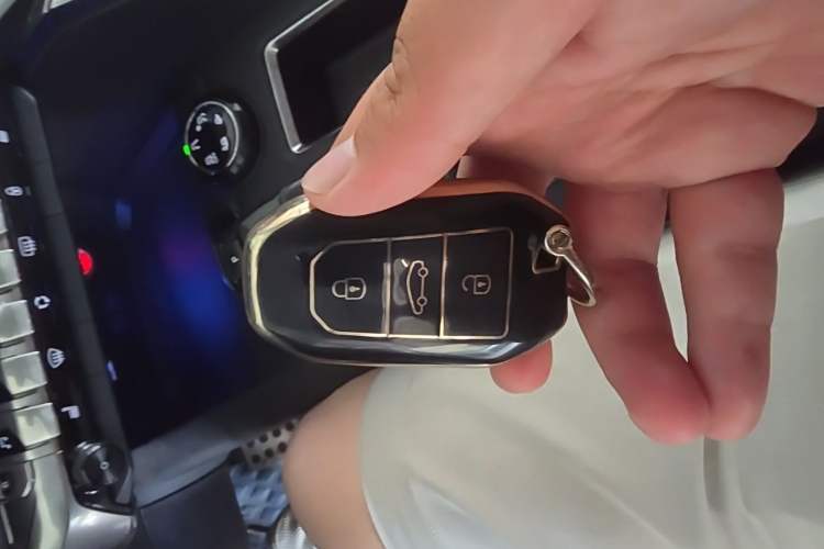 Used Peugeot 5008 2017 380THP 7-Seater Luxury Edition Vehicle Key