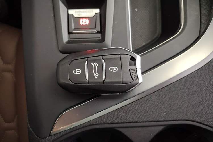 Used Peugeot 5008 2017 380THP 7-Seater Luxury GT Edition Vehicle Key