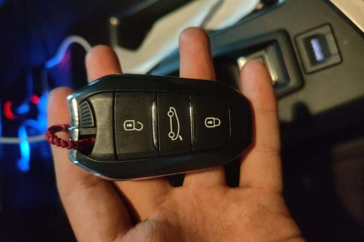 Used Peugeot 5008 2017 350THP 7-Seater Elite Edition Vehicle Key