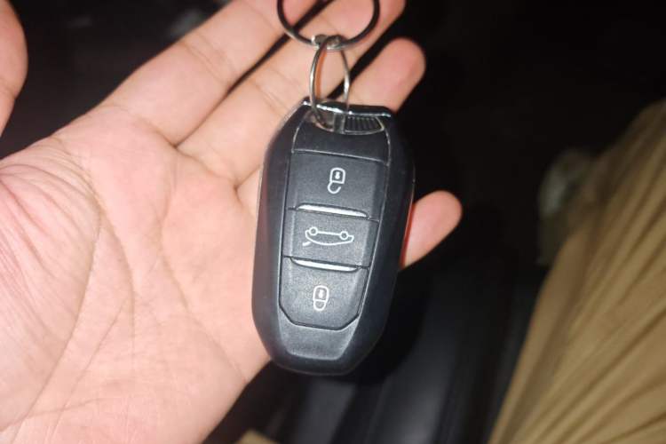 Used Peugeot 5008 2017 380THP 7-Seater Elite Edition Vehicle Key