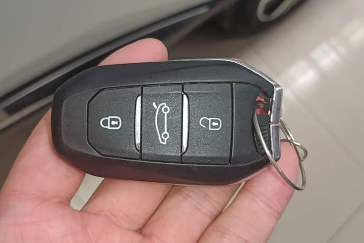 Used Peugeot 5008 2017 380THP 5-Seater Elite Edition Vehicle Key