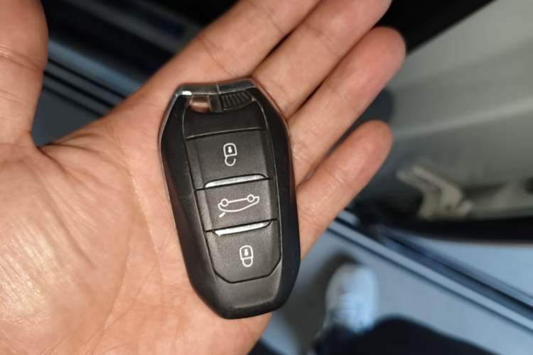 Used Peugeot 5008 2017 350THP 7-Seater Elite Edition Vehicle Key