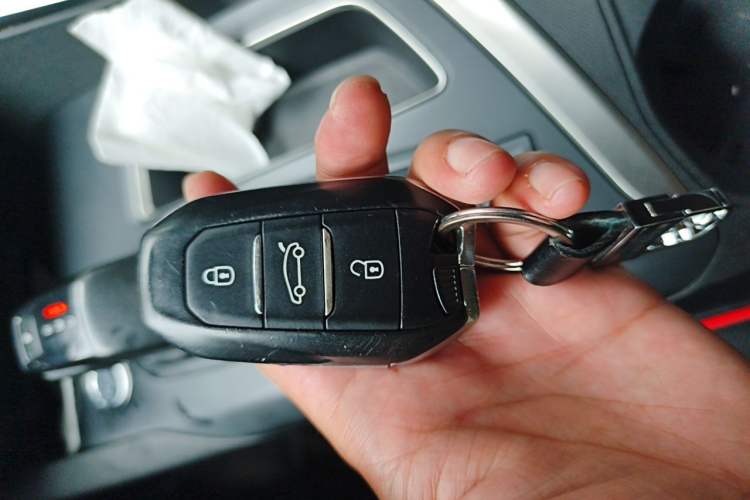 Used Peugeot 5008 2017 380THP 7-Seater Elite Edition Vehicle Key