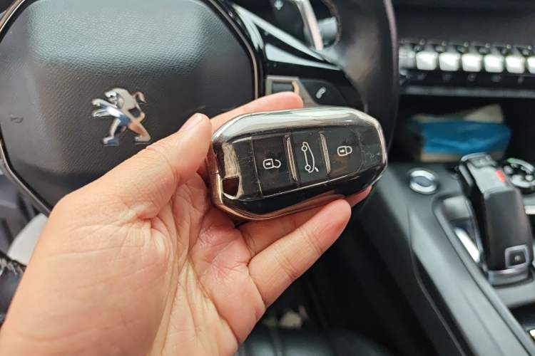 Used Peugeot 5008 2017 380THP 7-Seater Luxury Edition Vehicle Key