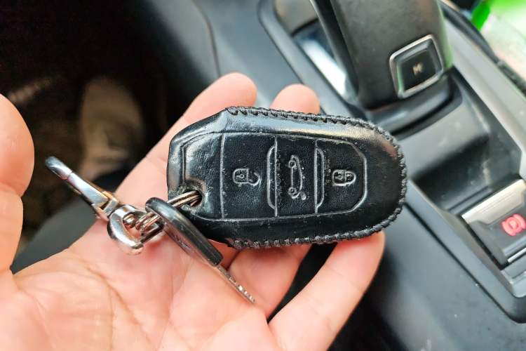 Used Peugeot 5008 2017 350THP 7-Seater Elite Edition Vehicle Key