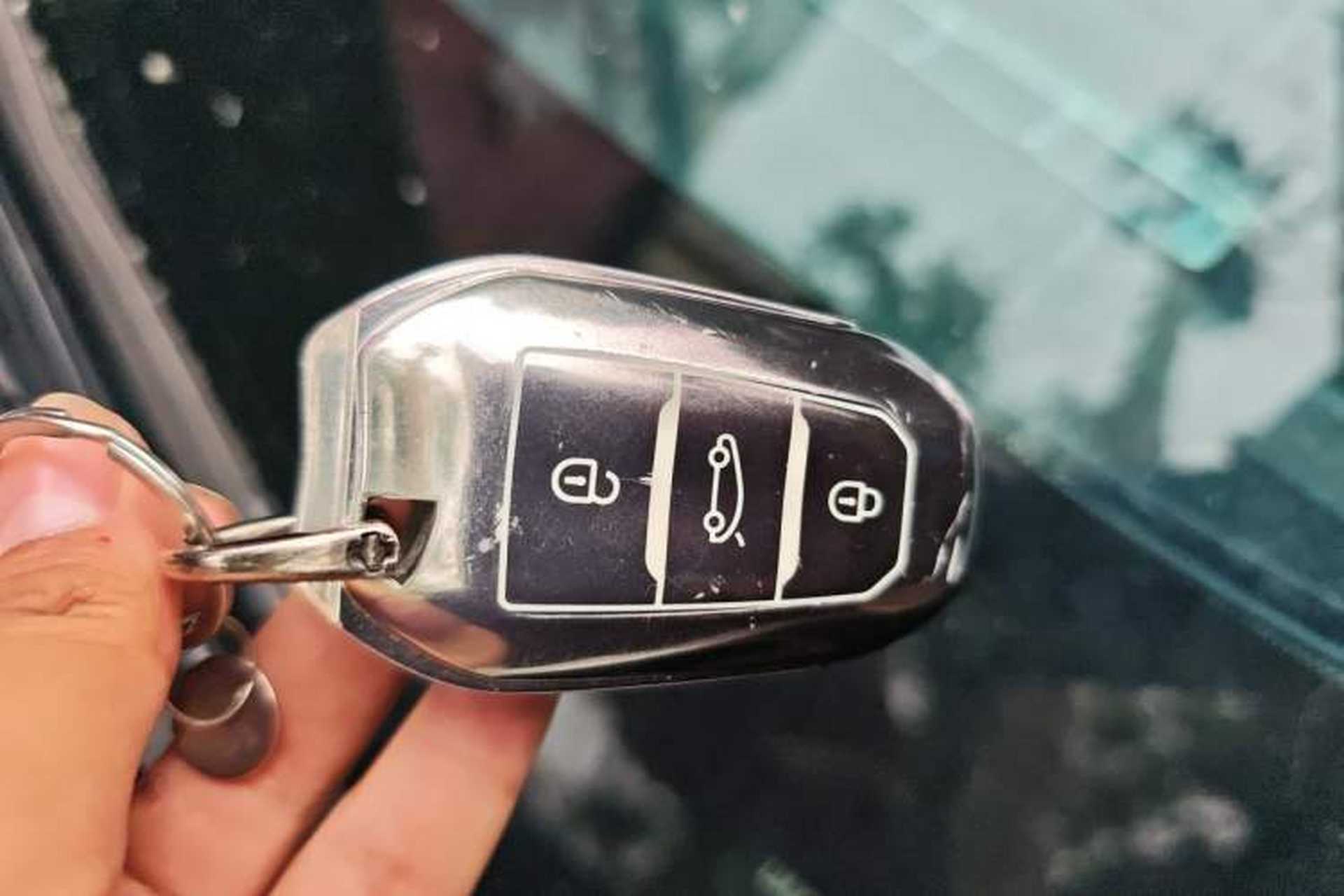 Used Peugeot 5008 2017 350THP 7-Seater Elite Edition Vehicle Key