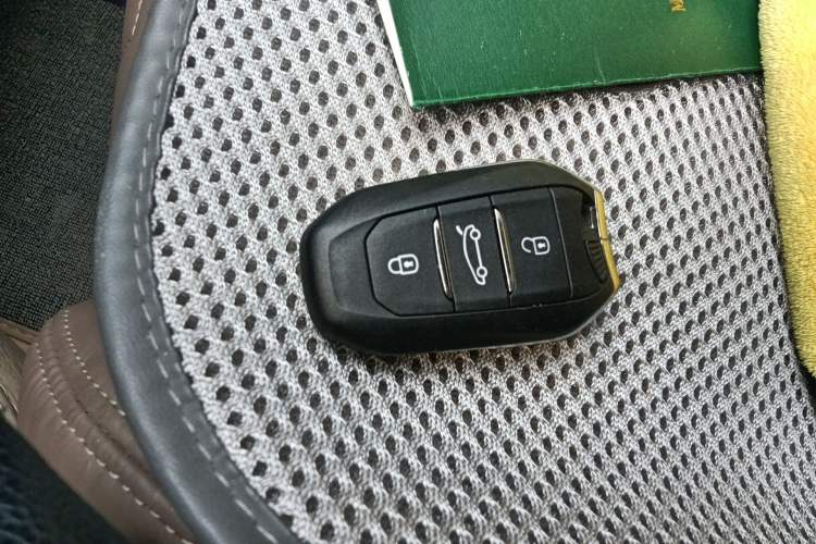 Used Peugeot 5008 2017 380THP 7-Seater Luxury GT Edition Vehicle Key