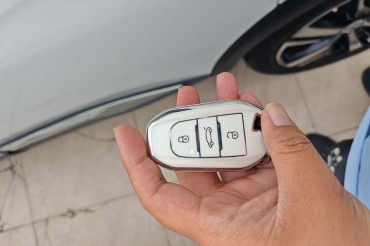 Used Peugeot 5008 2017 380THP 7-Seater Boundary-Free Edition Vehicle Key