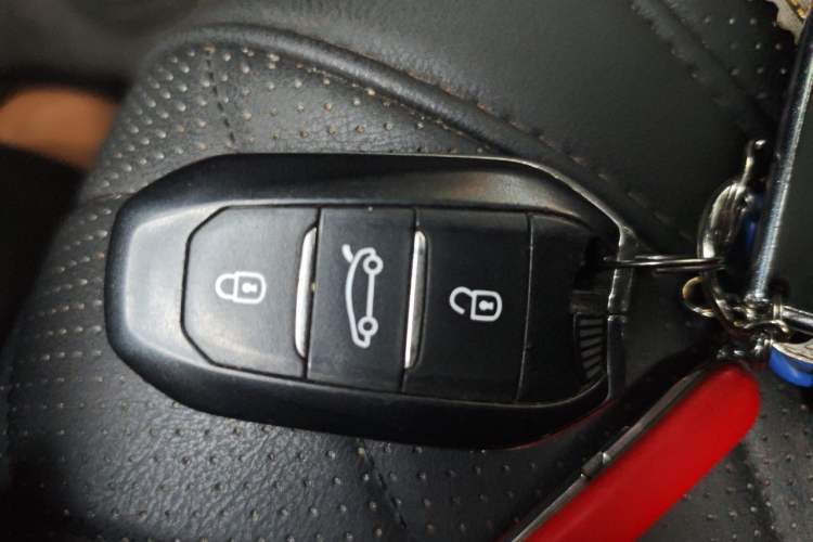 Used Peugeot 5008 2017 380THP 7-Seater Elite Edition Vehicle Key