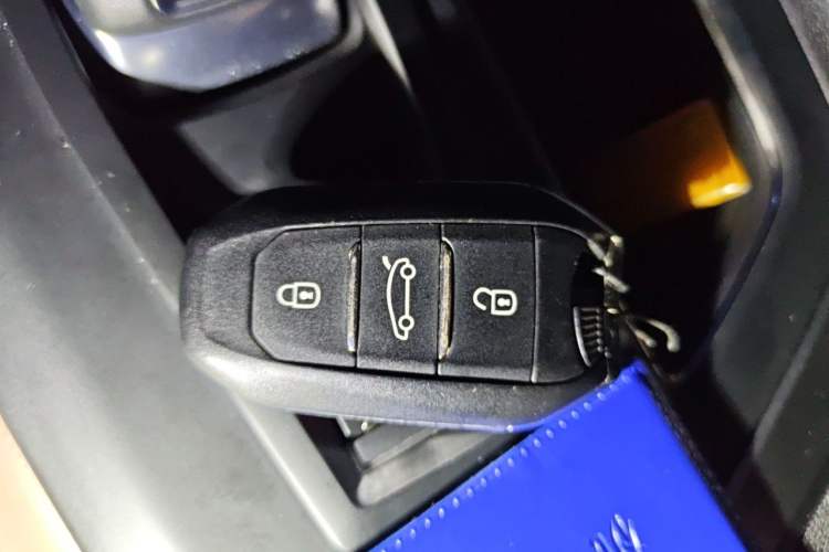 Used Peugeot 5008 2017 380THP 7-Seater Luxury GT Edition Vehicle Key