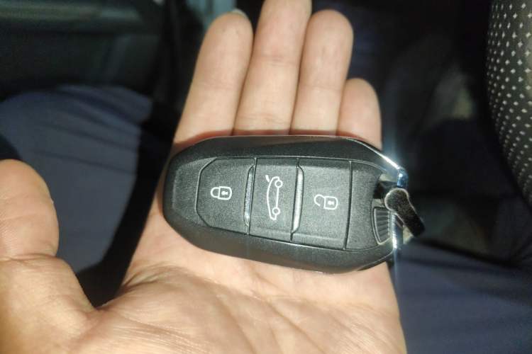 Used Peugeot 5008 2017 350THP 7-Seater Elite Edition Vehicle Key