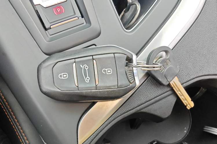 Used Peugeot 5008 2017 350THP 7-Seater Elite Edition Vehicle Key