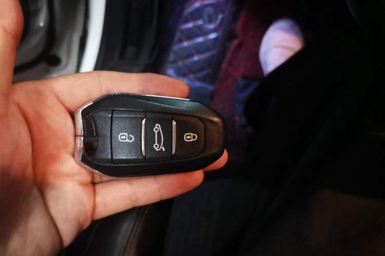Used Peugeot 5008 2017 350THP 7-Seater Elite Edition Vehicle Key