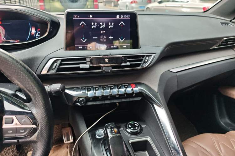 Used Peugeot 5008 2019 380THP 7-Seater Luxury GT Edition Audio And AC Panel
