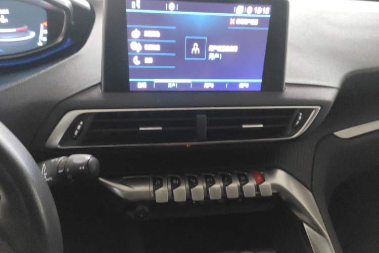 Used Peugeot 5008 2019 380THP 7-Seater Elite Edition Audio And AC Panel