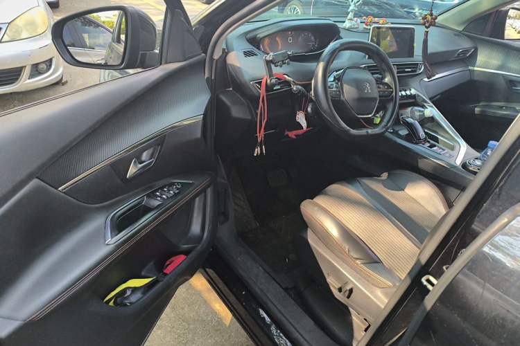 Used Peugeot 5008 2019 350THP 7-Seater Elite Edition Driver Seat