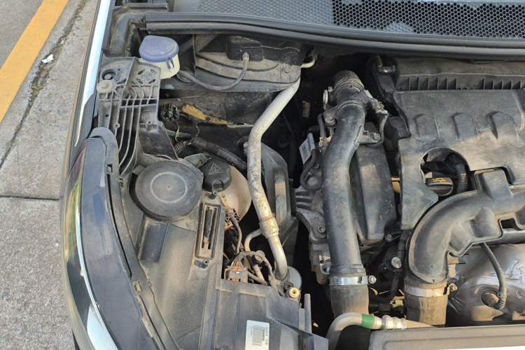 Used Peugeot 5008 2019 350THP 7-Seater Elite Edition Engine Bay Right