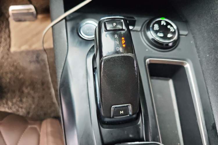Used Peugeot 5008 2019 380THP 7-Seater Luxury GT Edition Gear Lever