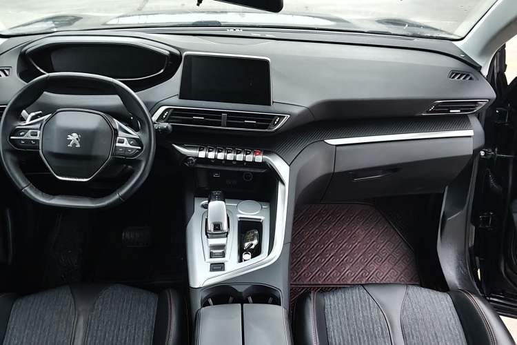 Used Peugeot 5008 2019 380THP 7-Seater Elite Edition Interior 8
