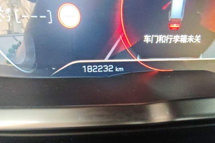 Used Peugeot 5008 2019 380THP 7-Seater Luxury GT Edition Odometer Close Up