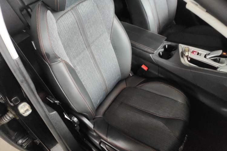 Used Peugeot 5008 2019 380THP 7-Seater Elite Edition Right Front Seat