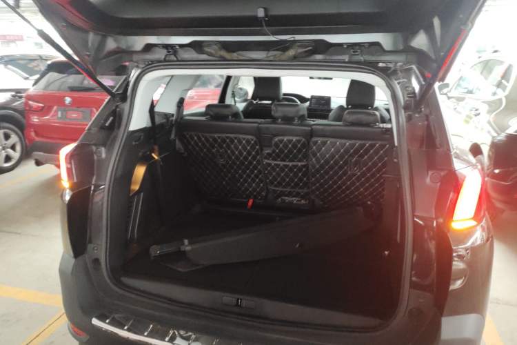 Used Peugeot 5008 2019 380THP 7-Seater Elite Edition Trunk