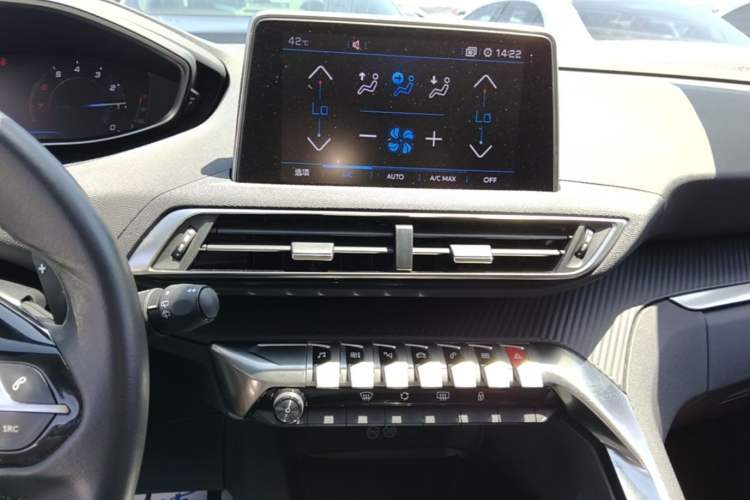 Used Peugeot 5008 2019 350THP 7-Seater Elite Edition Audio And AC Panel