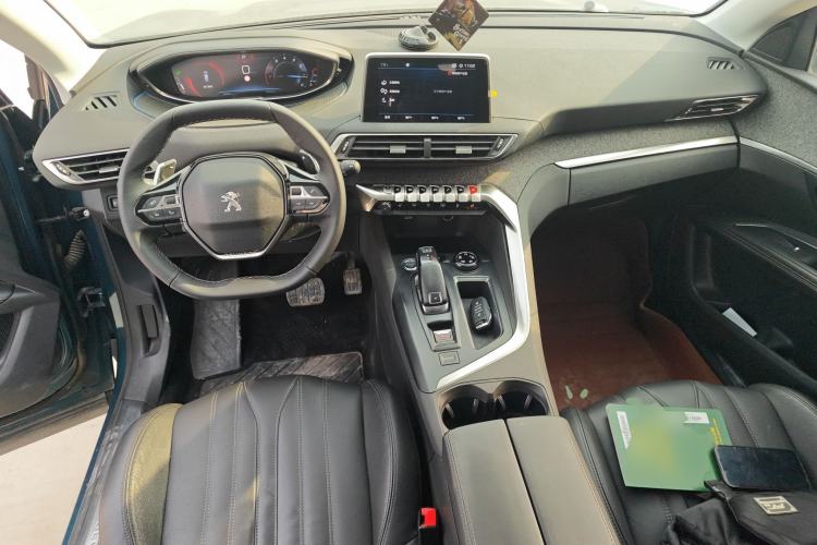 Used Peugeot 5008 2019 380THP 7-Seater Luxury Edition Center Console