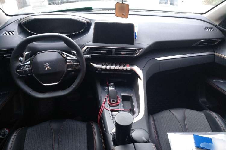 Used Peugeot 5008 2019 Revised Version 400THP 7-Seater Flagship Edition Center Console