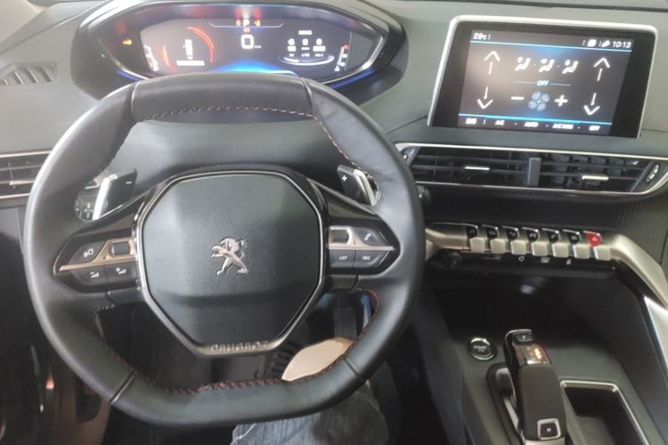 Used Peugeot 5008 2019 400THP 5-Seat Elite Edition Center Console