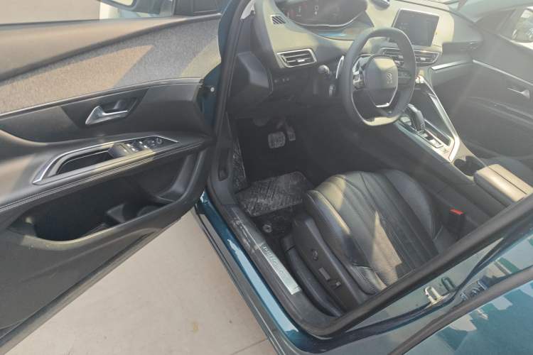 Used Peugeot 5008 2019 380THP 7-Seater Luxury Edition Driver Seat