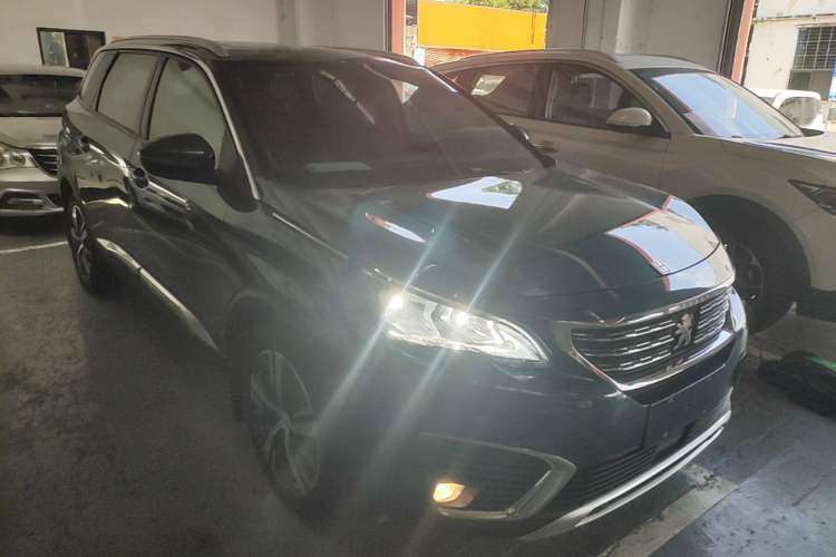Used Peugeot 5008 2019 400THP 5-Seat Elite Edition Front Right 45 Deg