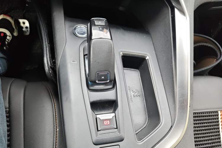 Used Peugeot 5008 2019 380THP 7-Seater Elite Edition Gear Lever