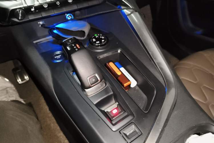 Used Peugeot 5008 2019 400THP 7-Seater Flagship GT Edition Gear Lever