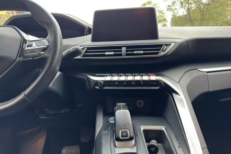 Used Peugeot 5008 2019 360THP 5-Seat Elite Edition Gear Lever