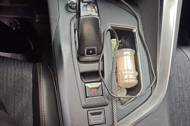 Used Peugeot 5008 2019 400THP 7-Seater Flagship Edition Gear Lever