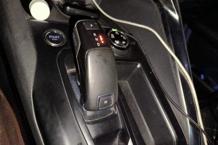 Used Peugeot 5008 2019 380THP 7-Seater Luxury Edition Gear Lever