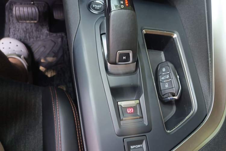 Used Peugeot 5008 2019 Revised Version 400THP 5-Seater Elite Edition Gear Lever
