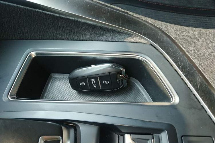 Used Peugeot 5008 2019 380THP 7-Seater Elite Edition Interior 1