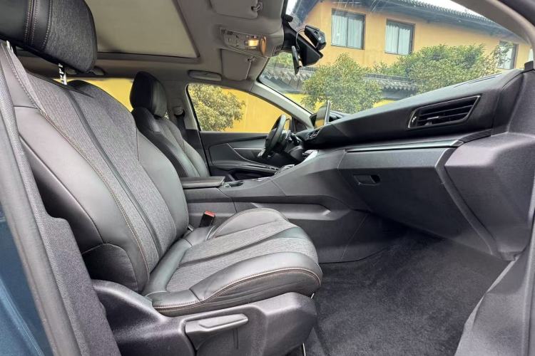 Used Peugeot 5008 2019 360THP 5-Seat Elite Edition Interior 4
