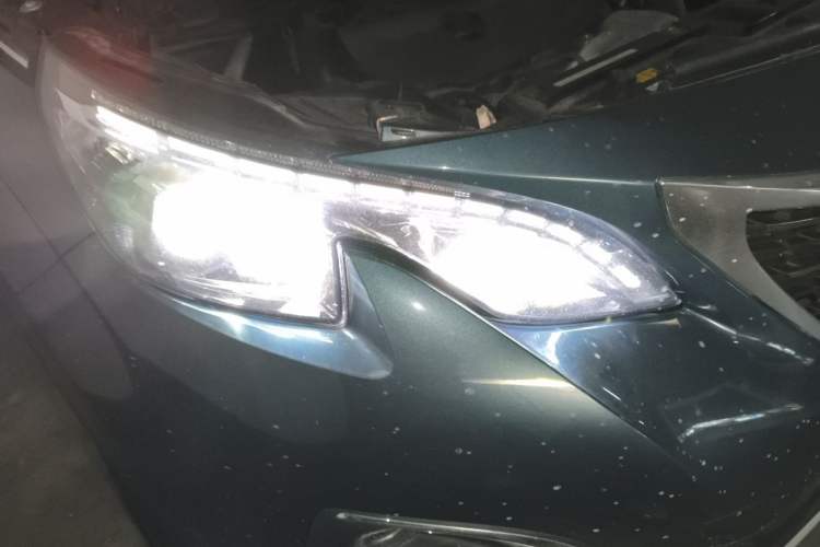 Used Peugeot 5008 2019 400THP 7-Seater Flagship GT Edition Right Front Headlight