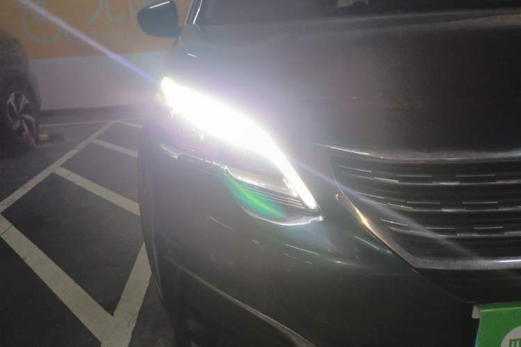 Used Peugeot 5008 2019 380THP 7-Seater Luxury Edition Right Front Headlight